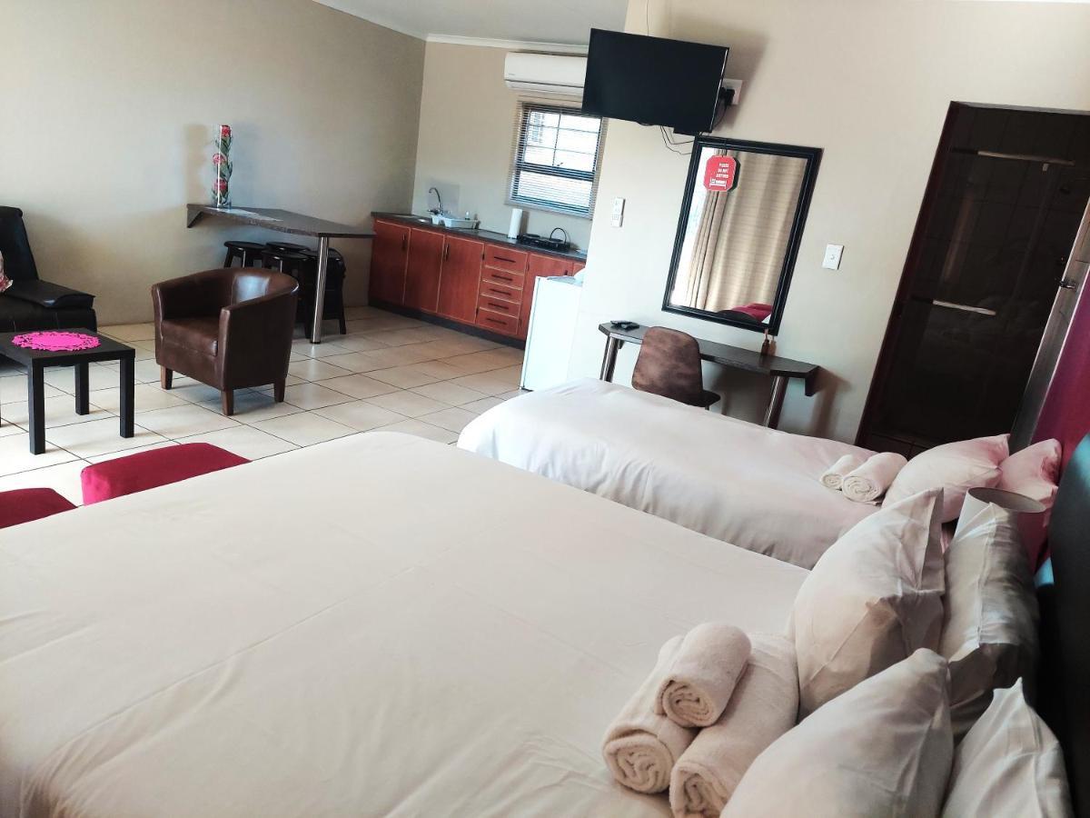 Pro Plants Accommodation 金伯利 外观 照片