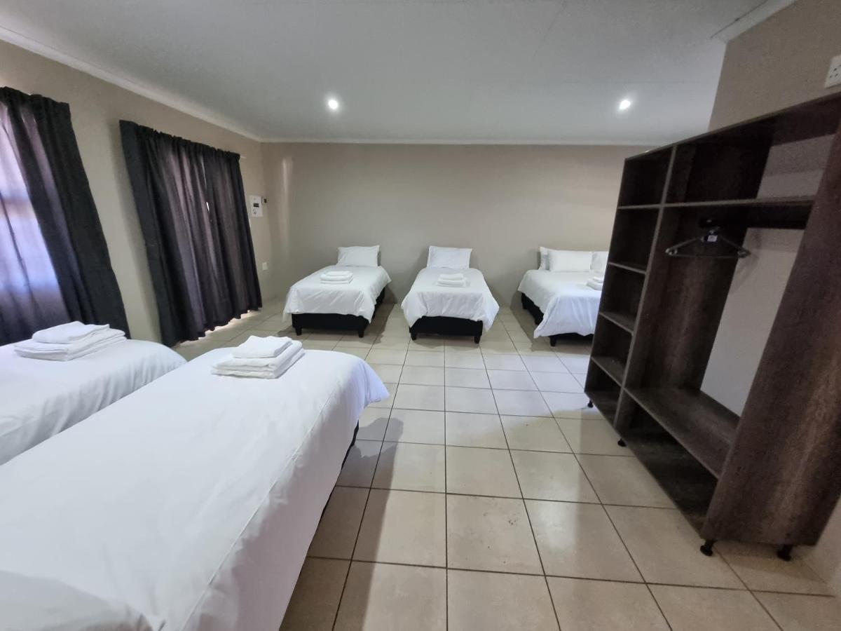 Pro Plants Accommodation 金伯利 外观 照片