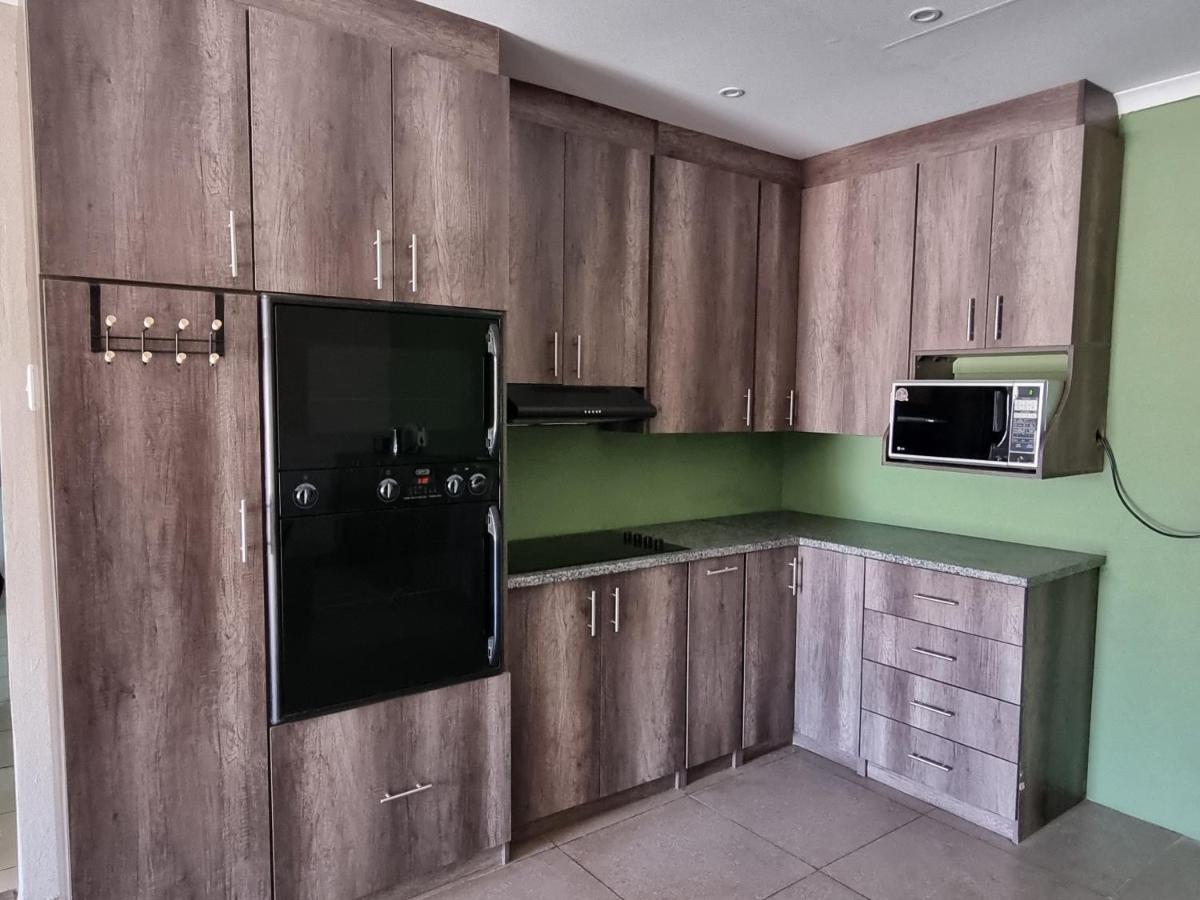 Pro Plants Accommodation 金伯利 外观 照片