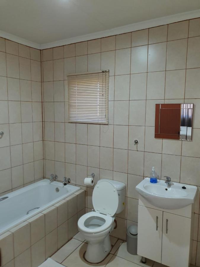 Pro Plants Accommodation 金伯利 外观 照片