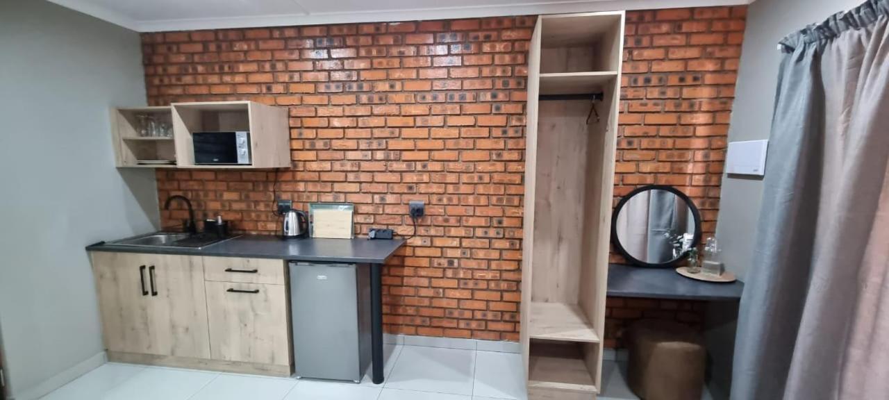 Pro Plants Accommodation 金伯利 外观 照片